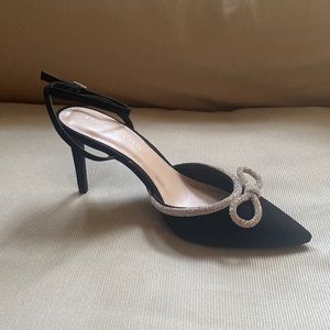 NWT Kelly & Katie Black “Blaken” Pumps with Rhinestone Trim and Bow